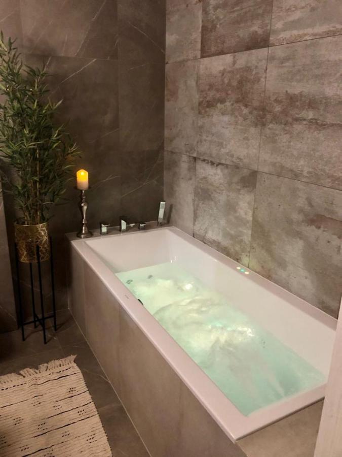 Like Home 2 Sauna,Jacuzzi & Spa Свидница Экстерьер фото